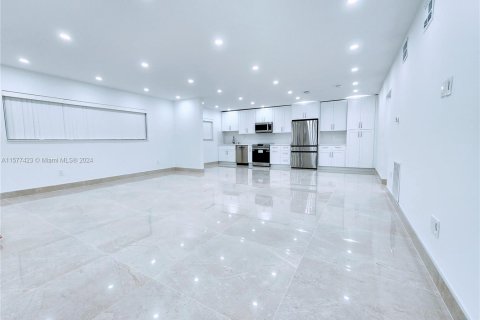 Condominio en venta en North Miami, Florida, 2 dormitorios, 106.47 m2 № 1146871 - foto 15