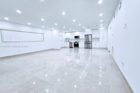 Condominio en venta en North Miami, Florida, 2 dormitorios, 106.47 m2 № 1146871 - foto 13