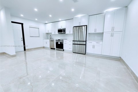 Condominio en venta en North Miami, Florida, 2 dormitorios, 106.47 m2 № 1146871 - foto 3