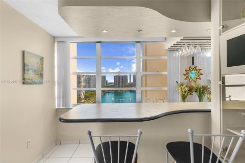 Condominio en venta en Aventura, Florida, 2 dormitorios, 114.46 m2 № 1078314 - foto 6