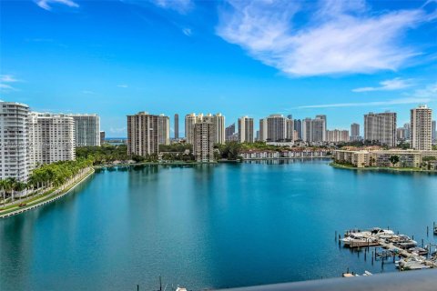 Condo in Aventura, Florida, 2 bedrooms  № 1078314 - photo 1