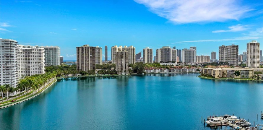 Condo à Aventura, Floride, 2 chambres  № 1078314