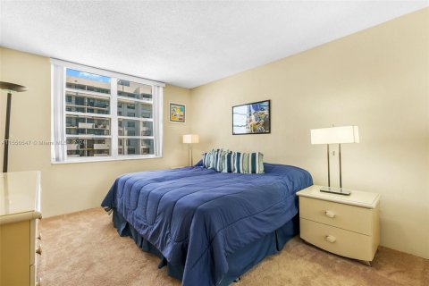 Condo in Aventura, Florida, 2 bedrooms  № 1078314 - photo 9