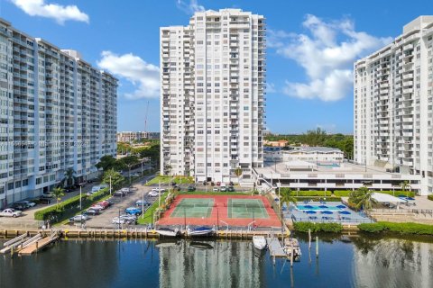 Condominio en venta en Aventura, Florida, 2 dormitorios, 114.46 m2 № 1078314 - foto 19