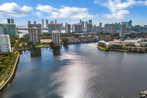 Condominio en venta en Aventura, Florida, 2 dormitorios, 114.46 m2 № 1078314 - foto 16