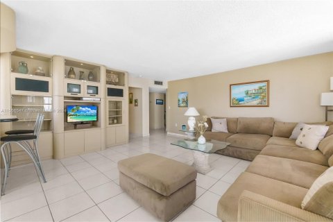 Copropriété à vendre à Aventura, Floride: 2 chambres, 114.46 m2 № 1078314 - photo 4