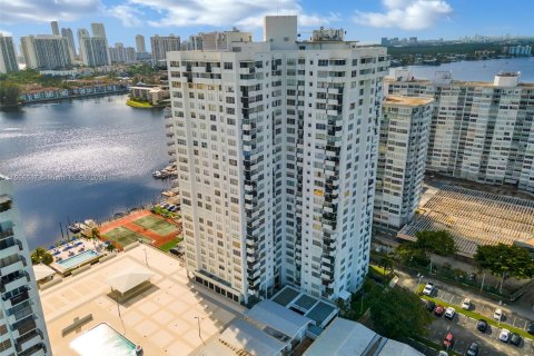 Condo in Aventura, Florida, 2 bedrooms  № 1078314 - photo 21