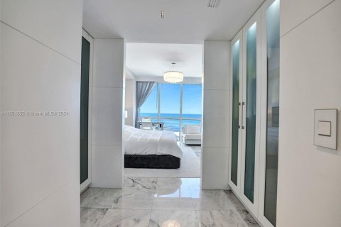 Condominio en venta en Sunny Isles Beach, Florida, 2 dormitorios, 152.64 m2 № 1345229 - foto 18