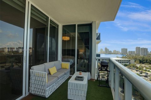 Condo in Sunny Isles Beach, Florida, 2 bedrooms  № 1345229 - photo 16