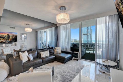 Condo in Sunny Isles Beach, Florida, 2 bedrooms  № 1345229 - photo 22