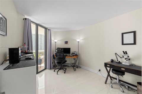 Condominio en venta en Aventura, Florida, 2 dormitorios, 110.27 m2 № 1345280 - foto 15