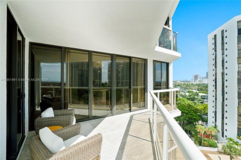 Condominio en venta en Aventura, Florida, 2 dormitorios, 110.27 m2 № 1345280 - foto 21