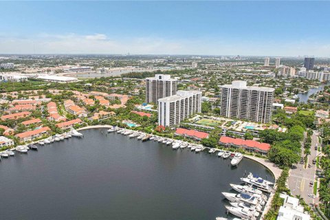 Condominio en venta en Aventura, Florida, 2 dormitorios, 110.27 m2 № 1345280 - foto 30