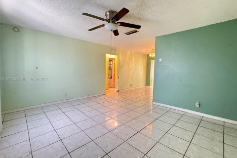 House in Margate, Florida 2 bedrooms, 98.57 sq.m. № 1345282 - photo 3