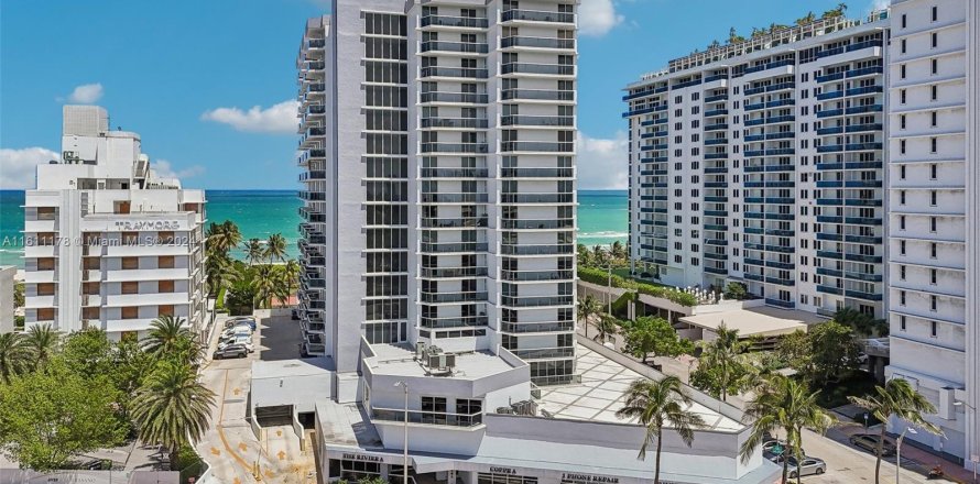 Condo in Miami Beach, Florida, 1 bedroom  № 1234011