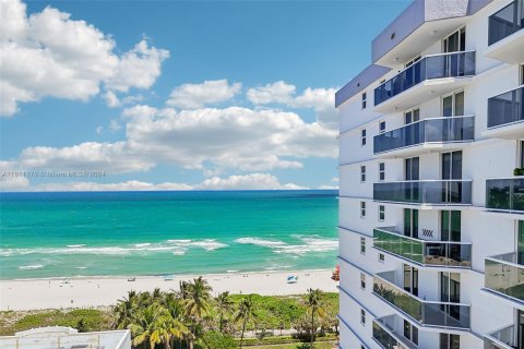 Condo in Miami Beach, Florida, 1 bedroom  № 1234011 - photo 21