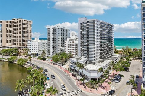 Condo in Miami Beach, Florida, 1 bedroom  № 1234011 - photo 26