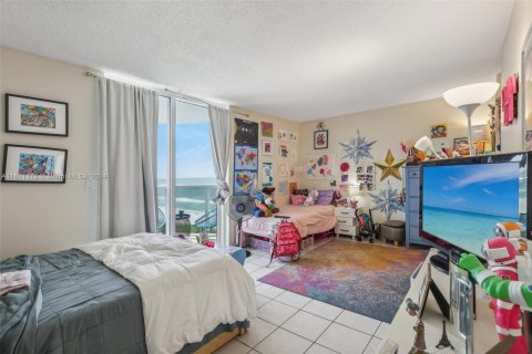 Condo in Miami Beach, Florida, 1 bedroom  № 1234011 - photo 14