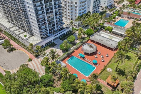 Condo in Miami Beach, Florida, 1 bedroom  № 1234011 - photo 22