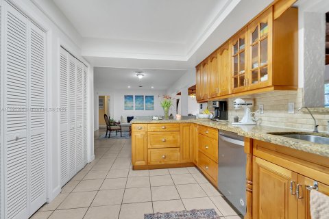 Casa en venta en Homestead, Florida, 5 dormitorios, 295.43 m2 № 528869 - foto 14