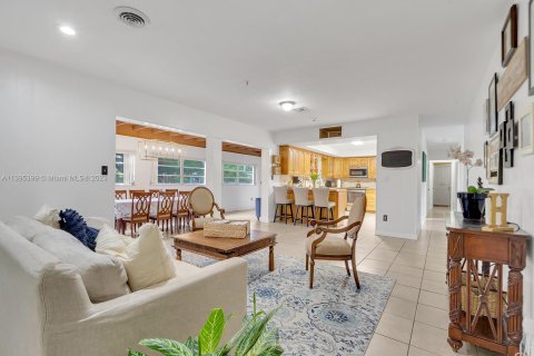 Casa en venta en Homestead, Florida, 5 dormitorios, 295.43 m2 № 528869 - foto 11