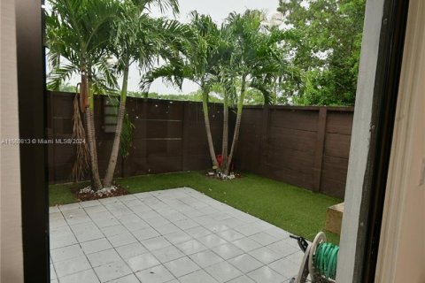 Townhouse in Miami Lakes, Florida 3 bedrooms, 171.87 sq.m. № 1387935 - photo 18