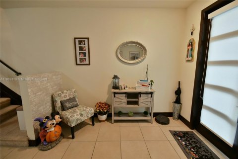 Townhouse in Miami Lakes, Florida 3 bedrooms, 171.87 sq.m. № 1387935 - photo 4