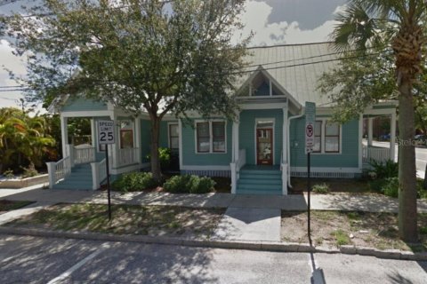 Propiedad comercial en alquiler en Tampa, Florida, 302.21 m2 № 405925 - foto 1