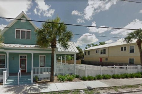 Propiedad comercial en alquiler en Tampa, Florida, 302.21 m2 № 405925 - foto 2