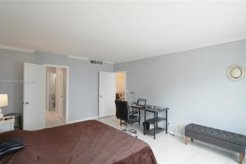 Condominio en venta en Miami Beach, Florida, 1 dormitorio, 99.41 m2 № 1316567 - foto 18