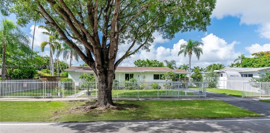 Villa ou maison à Miami, Floride 3 chambres, 113.71 m2 № 1316523