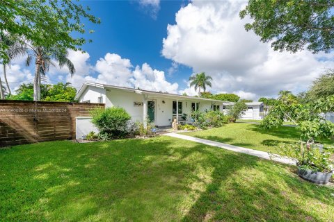 Villa ou maison à vendre à Miami, Floride: 3 chambres, 113.71 m2 № 1316523 - photo 3