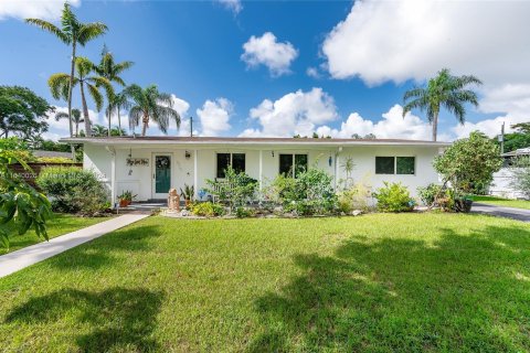 Villa ou maison à vendre à Miami, Floride: 3 chambres, 113.71 m2 № 1316523 - photo 2