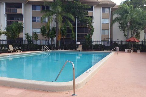 Condominio en alquiler en Plantation, Florida, 1 dormitorio, 70.98 m2 № 1357245 - foto 22