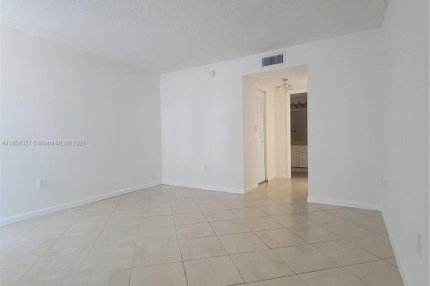 Condo in Plantation, Florida, 1 bedroom  № 1357245 - photo 10