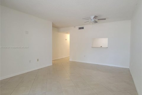 Condo in Plantation, Florida, 1 bedroom  № 1357245 - photo 7