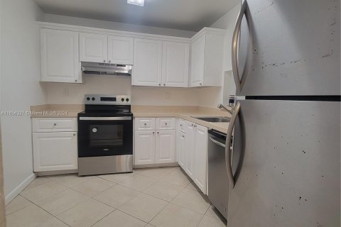 Condo in Plantation, Florida, 1 bedroom  № 1357245 - photo 4