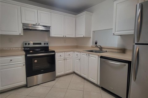 Condo in Plantation, Florida, 1 bedroom  № 1357245 - photo 2