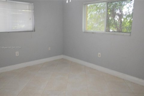 Condo in Miami, Florida, 3 bedrooms  № 1356983 - photo 13