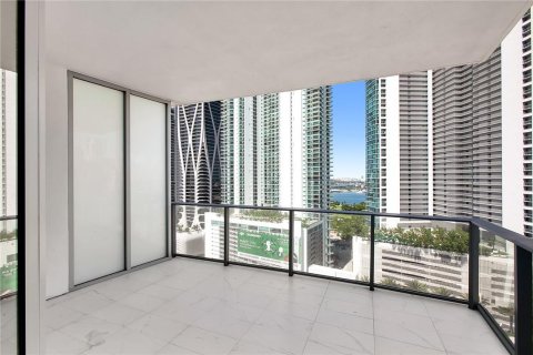 Condominio en venta en Miami, Florida, 1 dormitorio, 116.5 m2 № 525071 - foto 14