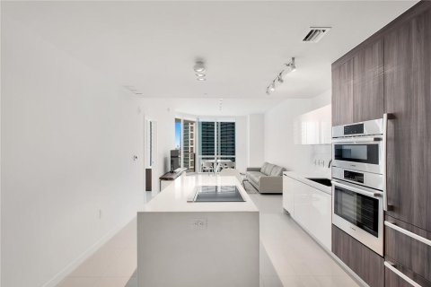 Condominio en venta en Miami, Florida, 1 dormitorio, 116.5 m2 № 525071 - foto 7