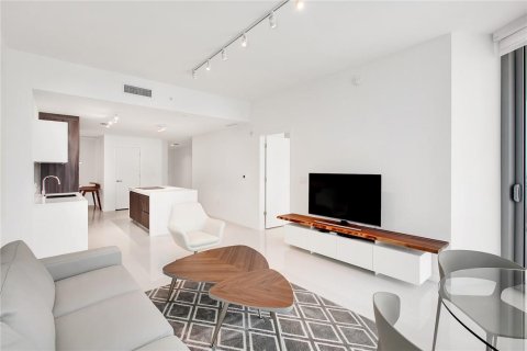 Condominio en venta en Miami, Florida, 1 dormitorio, 116.5 m2 № 525071 - foto 4