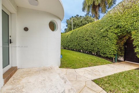 House in Miami Beach, Florida 3 bedrooms, 263.38 sq.m. № 183385 - photo 6