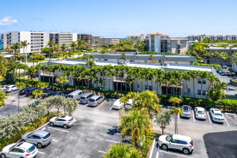 Condo in Palm Beach, Florida, 2 bedrooms  № 1168642 - photo 2