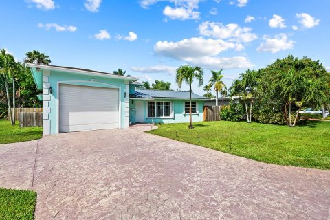 House in Wilton Manors, Florida 3 bedrooms, 167.97 sq.m. № 1099952 - photo 14