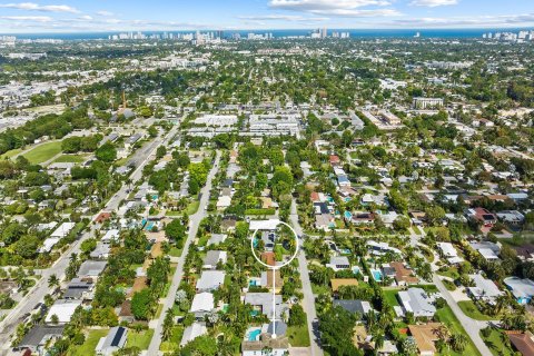 House in Wilton Manors, Florida 3 bedrooms, 167.97 sq.m. № 1099952 - photo 18