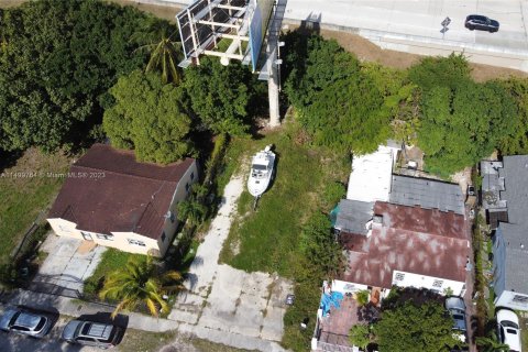 Terreno en venta en Miami, Florida № 886062 - foto 4