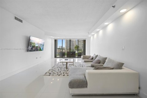 Condominio en venta en Aventura, Florida, 2 dormitorios, 140.1 m2 № 1400327 - foto 4