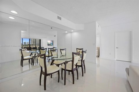 Condominio en venta en Aventura, Florida, 2 dormitorios, 140.1 m2 № 1400327 - foto 7