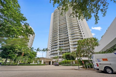 Condominio en venta en Aventura, Florida, 2 dormitorios, 140.1 m2 № 1400327 - foto 1